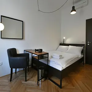 https://atik-rooms.hotels-in-ljubljana.com