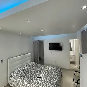 https://1058-modern-apt-5.sanjuanpuertorico-hotels.com