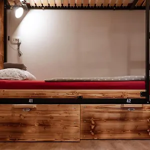 https://hostel-england-pub.hotels-in-ljubljana.com